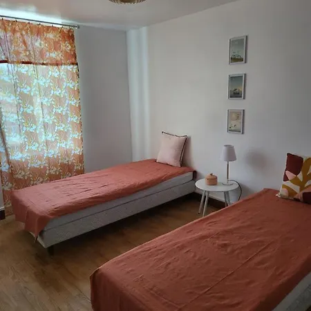 La Maison Rouge Paisible Maison De Pays